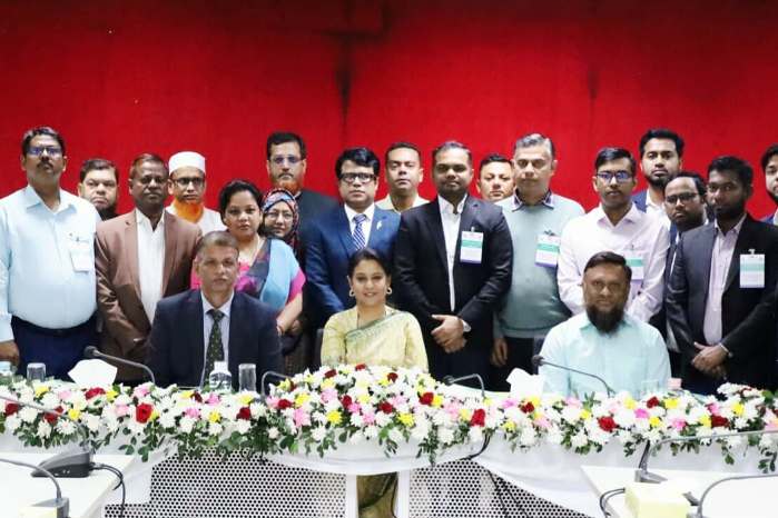 বর্জ্যমুক্ত ও দূষণহীন শহর গড়তে সিটি কর্পোরেশনের কর্মকর্তাদের আরও সক্রিয় হওয়ার আহ্বান পরিবেশ উপদেষ্টার