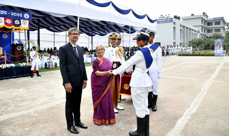 ক্যাডেটরা হতে চলছে গভীর সমুদ্রের অকুতোভয় কাণ্ডারী