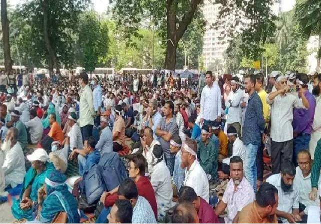 প্রাথমিকে লাগাতার কর্মবিরতি শুরু